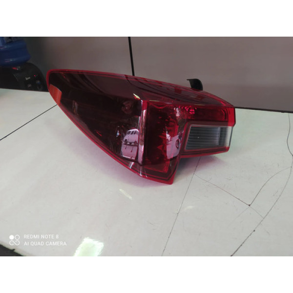 Lanterna Traseira Esquerda Hb20 Sedan 2023 A 2026 Esquerdo/motorista Vermelho
