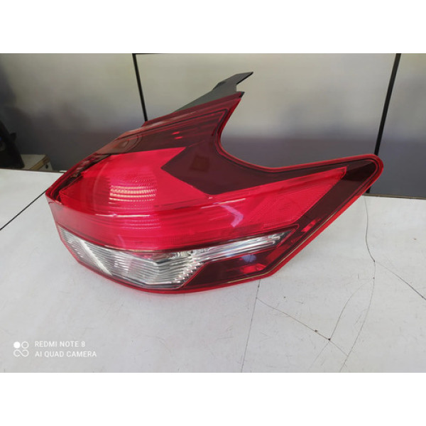 Lanterna Traseira Direita Nissan Kicks 2017 A 2021 Direito/passageiro Vermelho
