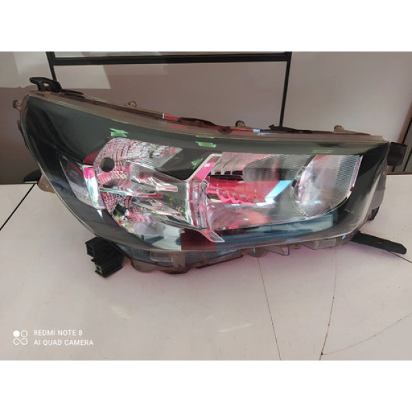 Farol Direito Fume Toyota Hilux 2016 A 2020 Direito/passageiro