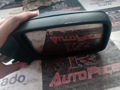 Retrovisor Direito - Gol Quadrado 88 / 94 (detalhe)