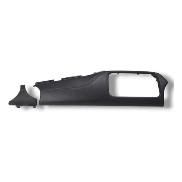 Moldura Couro Painel Multimidia Nissan Kicks 2024 Preto