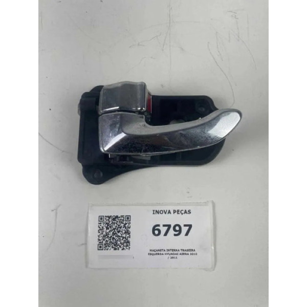 Maçaneta Interna Traseira Esquerda Hyundai Azera 2010 / 2011 Prata Traseira
