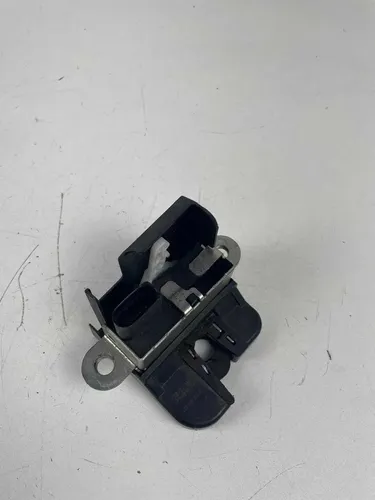 Fechadura Tampa Traseira Volkswagen Up 2015 2020 Usado