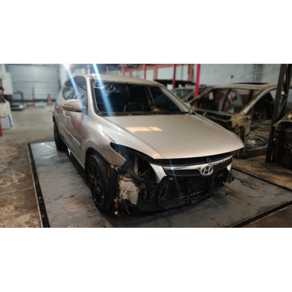 Sucata Peças Hyundai I30 2.0 2010/2011 Bateria 