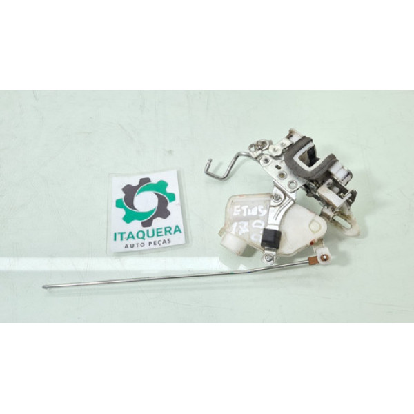 Fechadura Porta Dianteiro Direito Toyota Etios Ano 2016 2017
