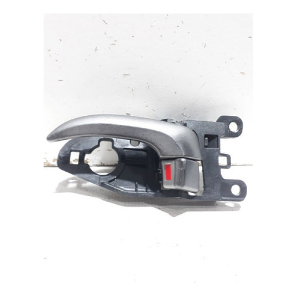 Maçaneta Interna Dianteira Esquerda Hyundai Elantra 2013/17 Dianteira/traseira