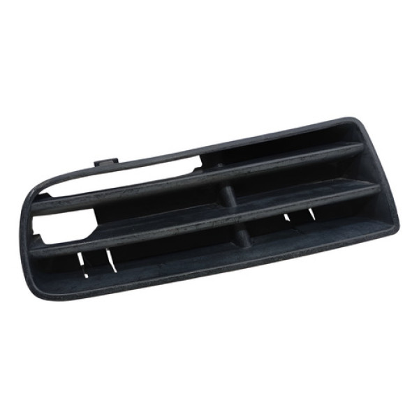 Moldura Farol De Milha Direito Volkswagen Golf 2000 2004 Preto Direito