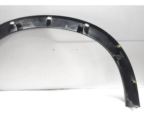 Moldura Vão De Roda Dianteira Esquerda Hrv 2015/2018 S7