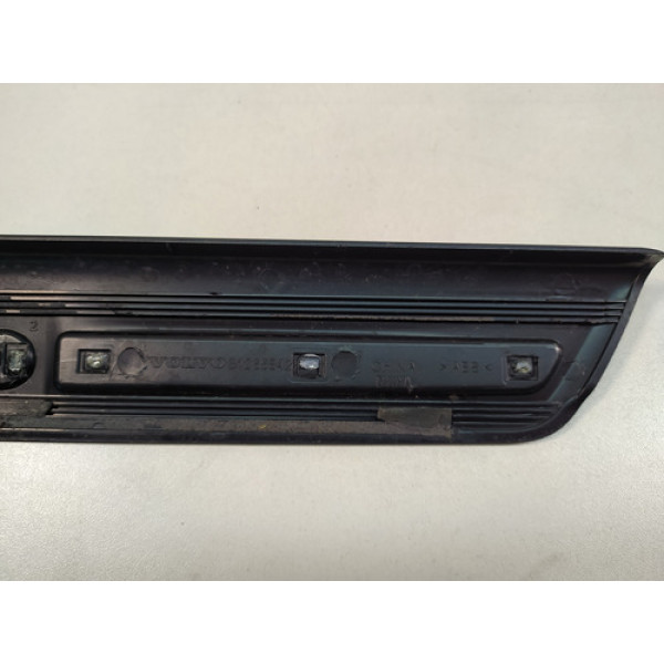 Friso Porta Volvo V40 Original Usado