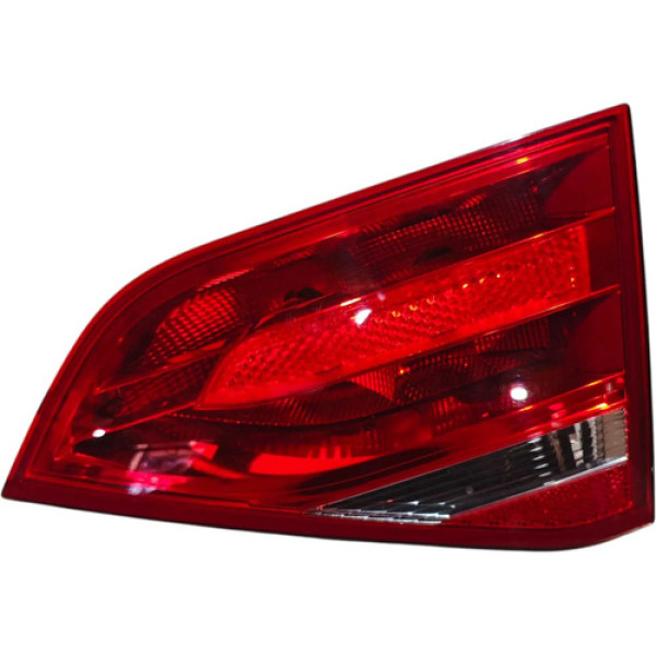 Lanterna Tampa Traseira Direita Audi A4 2012 2013 2014 Direito/passageiro Vermelho
