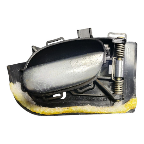 Maçaneta Interna Dir Peugeot 207 2008/2011 9623698077  Preto Dianteira/traseira