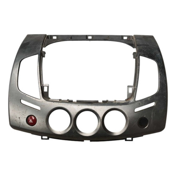 Moldura Central Mitsubishi L200 Triton 2008 A 2010 Detalhe