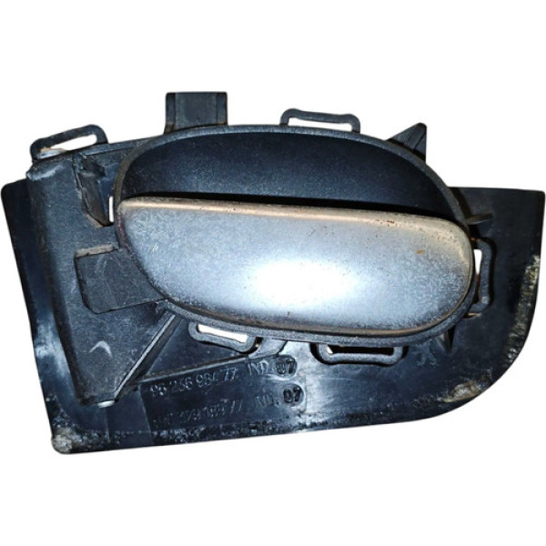 Maçaneta Interna Traseira Esquerda Peugeot 207 2012 A 2015 Preto Traseira
