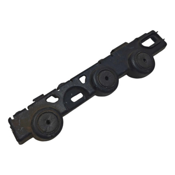 Suporte Guia Parachoque Traseiro Direito Gm Onix 2013 A 2016