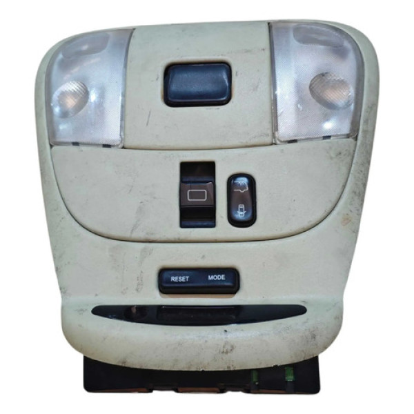 Luz Interna Teto Cortesia Mercedes 1998/2000 Detalhe