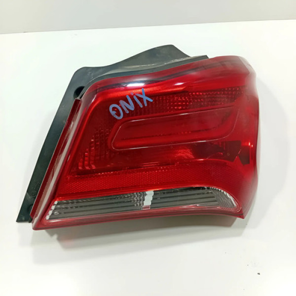 Lanterna Direita Chevrolet Onix Hatch Lt 2016/2019 Original Direito/passageiro Vermelha