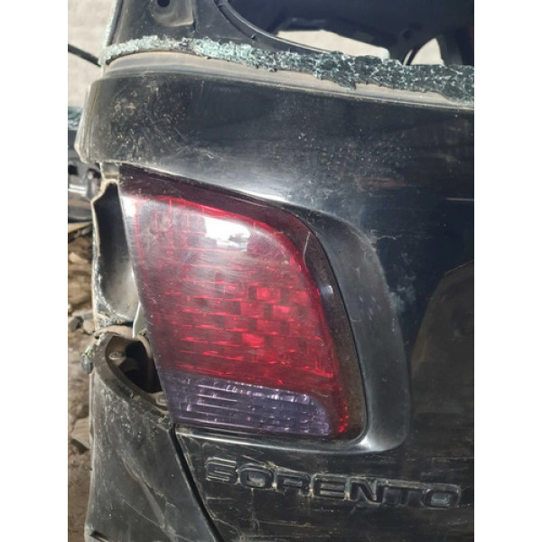Lanterna Tampa Esquerda Kia Sorento 2.4 174cv 2013 2014  Esquerdo/motorista Vermelho