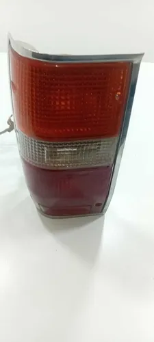 Lanterna Traseira Direita Mitsubishi L200 Aro Cromado Direito/passageiro Água