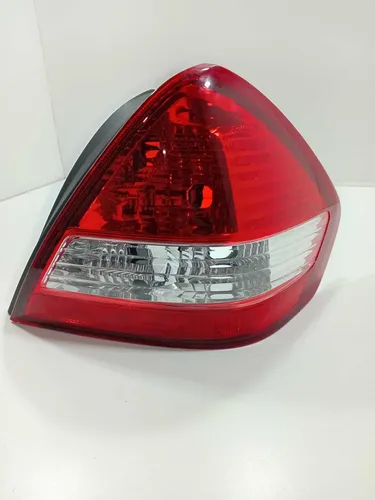 Lanterna Traseira Direita Nissan Tiida 2008 A 2011 Original Direito/passageiro Vermelho