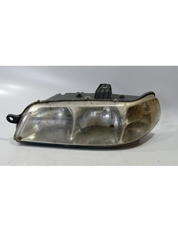 Farol Esquerdo Fiat Strada 2001 2002 2003 2004 / Detalhe Esquerdo