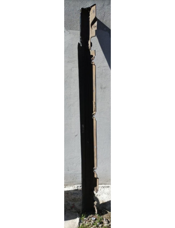 Spoiler Lado Esquerdo Mercedes C300 2018 Preto
