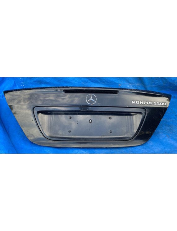 Tampa Traseira Mercedes C200 2001 A 2006 / Detalhe Preto