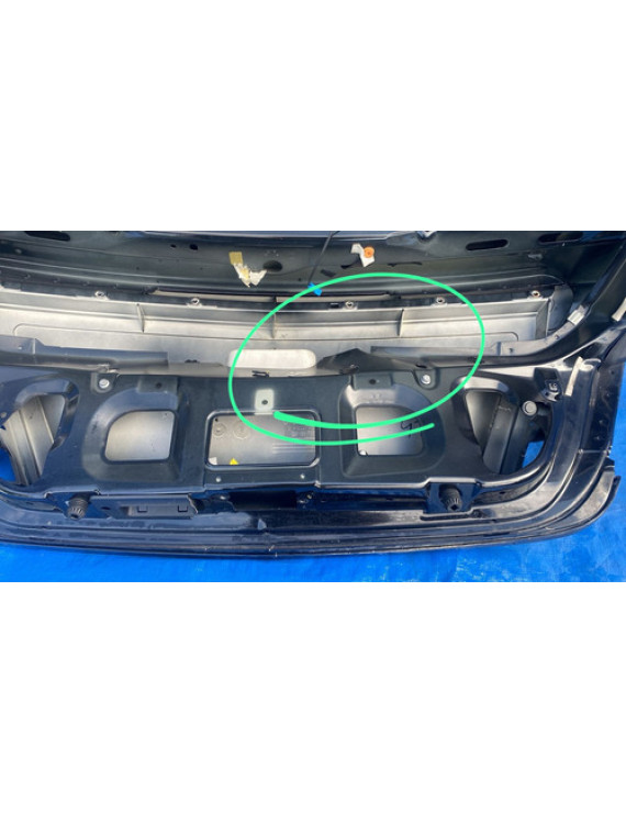 Tampa Traseira Mercedes Clc200 2008 A 2011 / Detalhe Preto