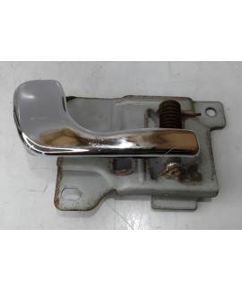 Maçaneta Interna Traseira Direita Pajero Gls 1995 1996 Prateado Traseira Maçaneta Interna Traseira Direita Pajero Gls 1995 1996 Prateado Traseira