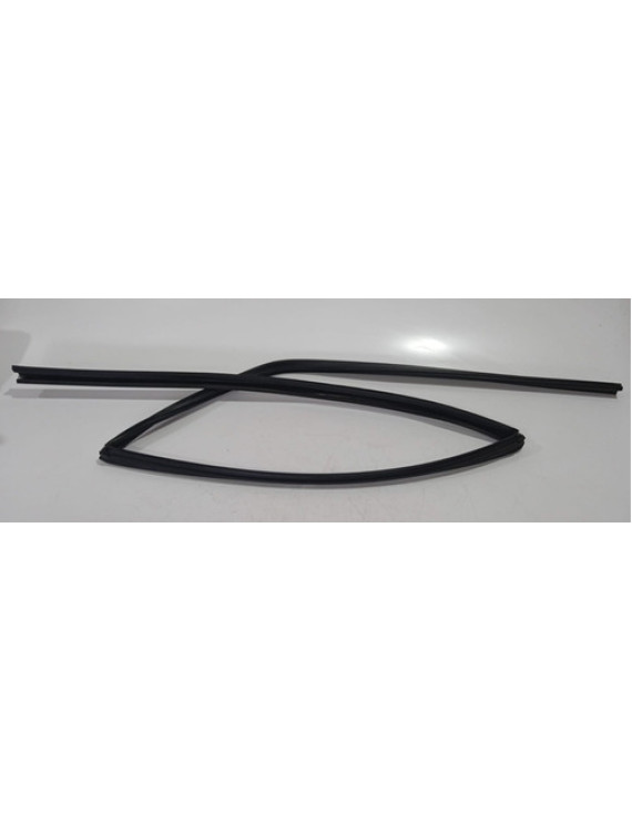 Borracha Do Vidro Traseiro Direito Toyota Rav4 2006 - 2012 Preto