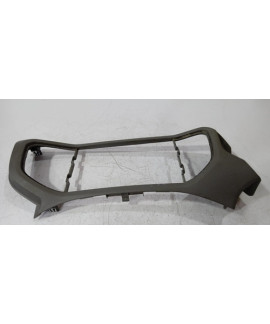 Moldura Painel Central Multimídia Onix 2013 - 2019 Preto