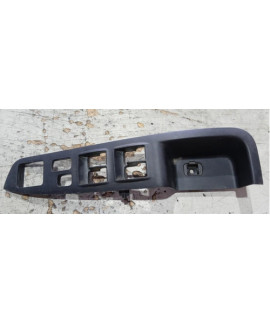 Moldura Comando Vidro Dianteiro Esquerdo Outlander 2007-2012 Moldura Comando Vidro Dianteiro Esquerdo Outlander 2007-2012