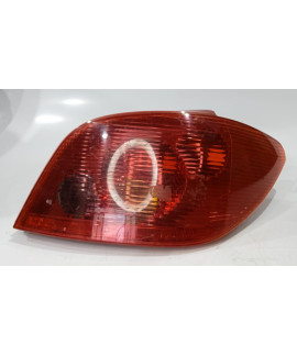 Lanterna Direita Peugeot 307 Hatch 2002 - 2006 Detalhes Direito/passageiro Vermelho