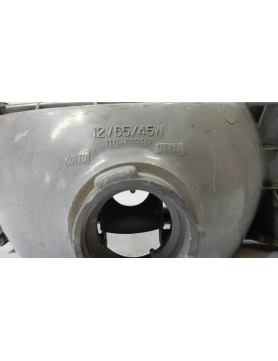 Farol Direito Mazda 323 1991 - 1995 / Detalhe Direito/passageiro