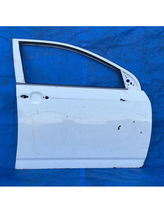 Porta Dianteira Direita Lifan 620 2011 A 2016 Detalhe Dianteira Direita Branco