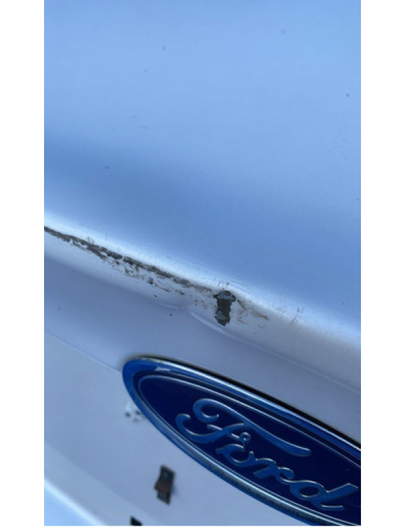 Tampa Traseira Ford Fusion 2013 A 2018 / Detalhe Prateado