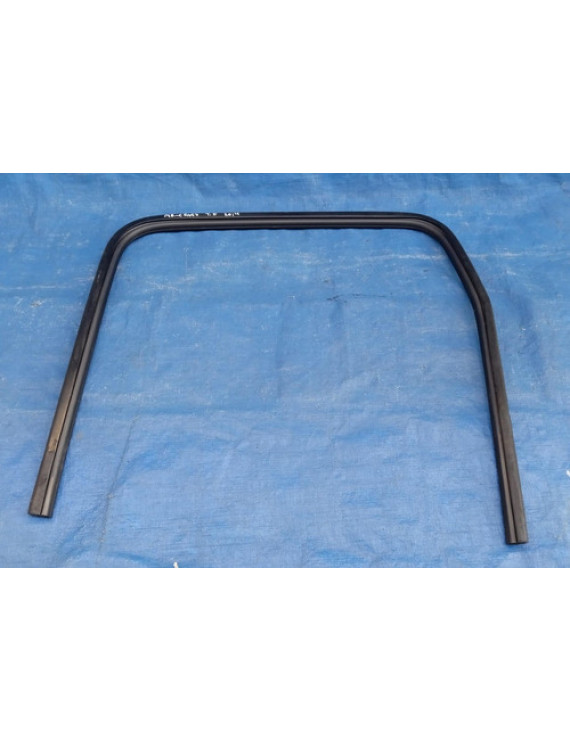 Moldura Vidro Porta Traseiro Esquerdo Aircross 2014 Preto