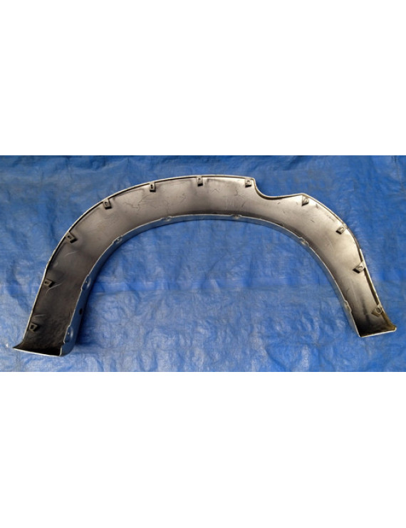 Aplique Paralama Traseiro Esquerdo Hilux 2007 - 2015