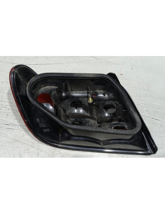 Lanterna Direita Xsara Hatch 1999 2000 2001 Direito Vermelho