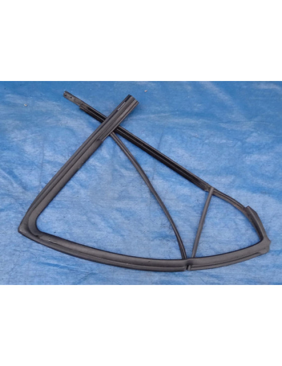 Borracha Superior Porta Traseira Esquerda J3 2010 - 2014