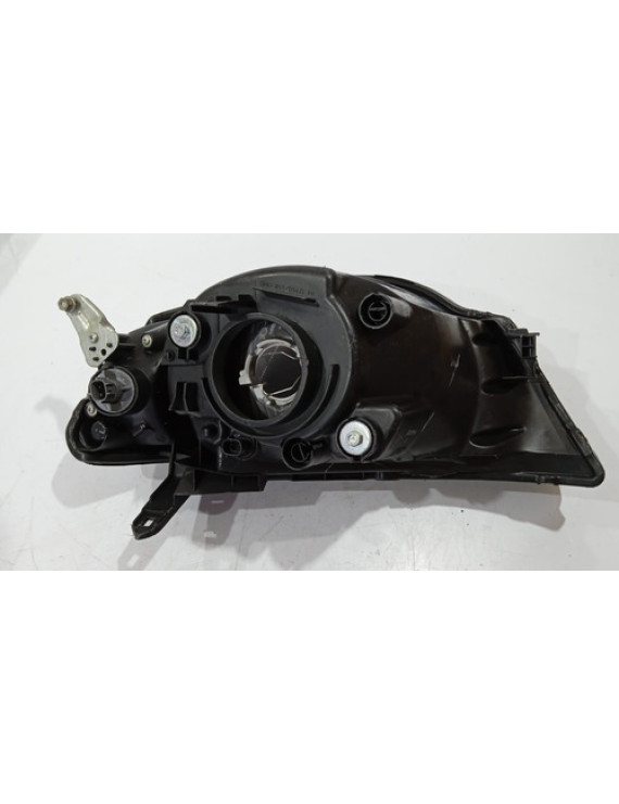 Farol Direito Foco Simples L200 2008 - 2015 / Detalhe Direito