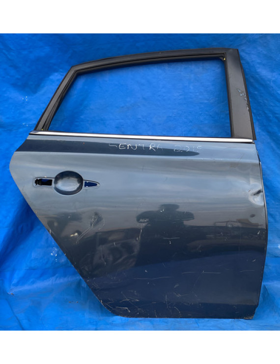 Porta Traseira Direita Sentra 2014 2015 2016 / Detalhe Traseira Direita Preto