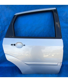 Porta Traseira Direita Focus Sedan 2000 A 2006 Traseira Direita Prateado