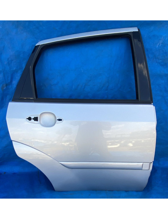 Porta Traseira Direita Focus Sedan 2000 A 2006 Traseira Direita Prateado