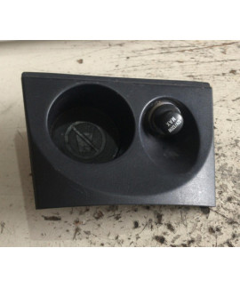 Moldura Porta Copos + Tomada Outlander 2010 - 2012 8011a077 Preto Moldura Porta Copos + Tomada Outlander 2010 - 2012 8011a077 Preto