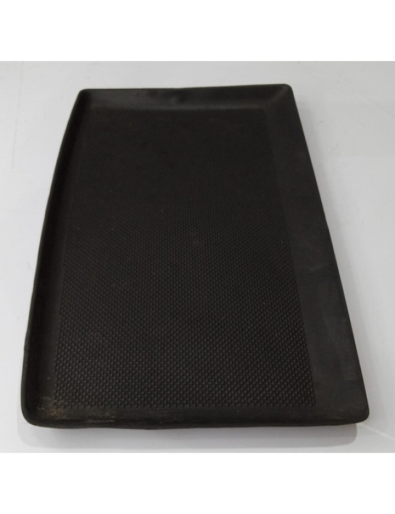 Tapete Borracha Porta Treco Dianteiro Polo 2003 - 2011 Preto