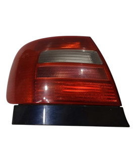 Lanterna Esquerda Audi A4 1997 1998 1999 2000 2001 Esquerdo/motorista Vermelho