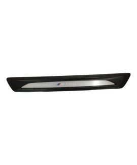 Soleira Da Porta Dianteira Direita Bmw 135 M 2015