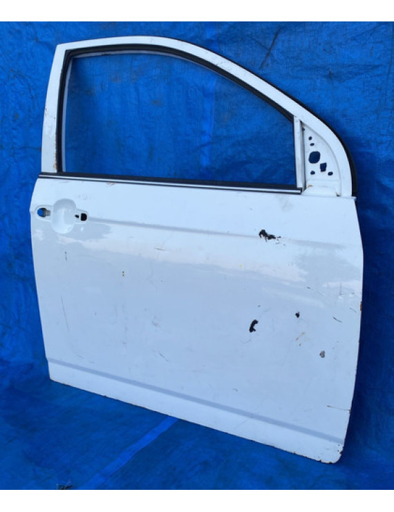 Porta Dianteira Direita Lifan 620 2011 A 2016 Detalhe Dianteira Direita Branco