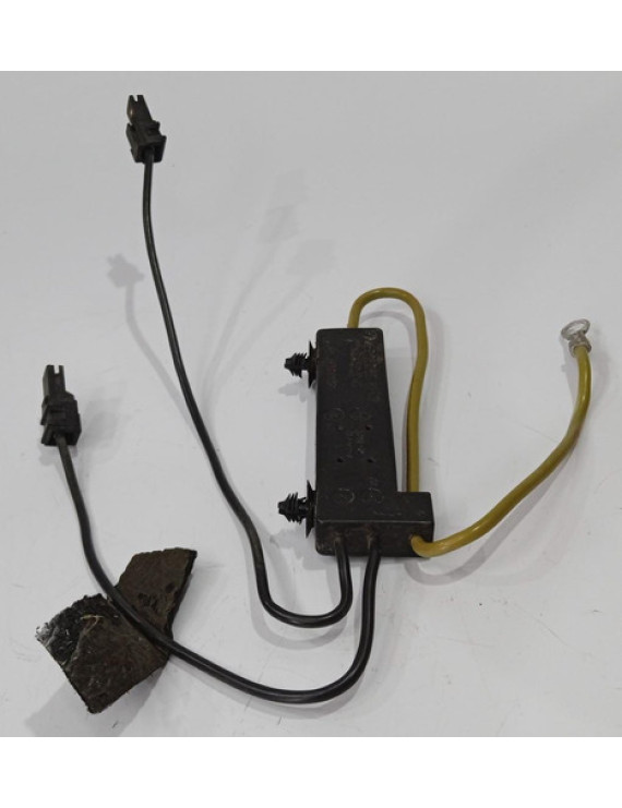 Amplificador Som Rádio Mercedes C180 2012 / A2048708390 Preto