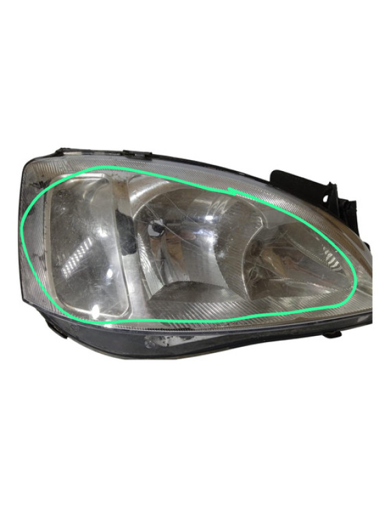 Farol Direito Corsa Montana 2008 - 2012 / Detalhe Direito/passageiro